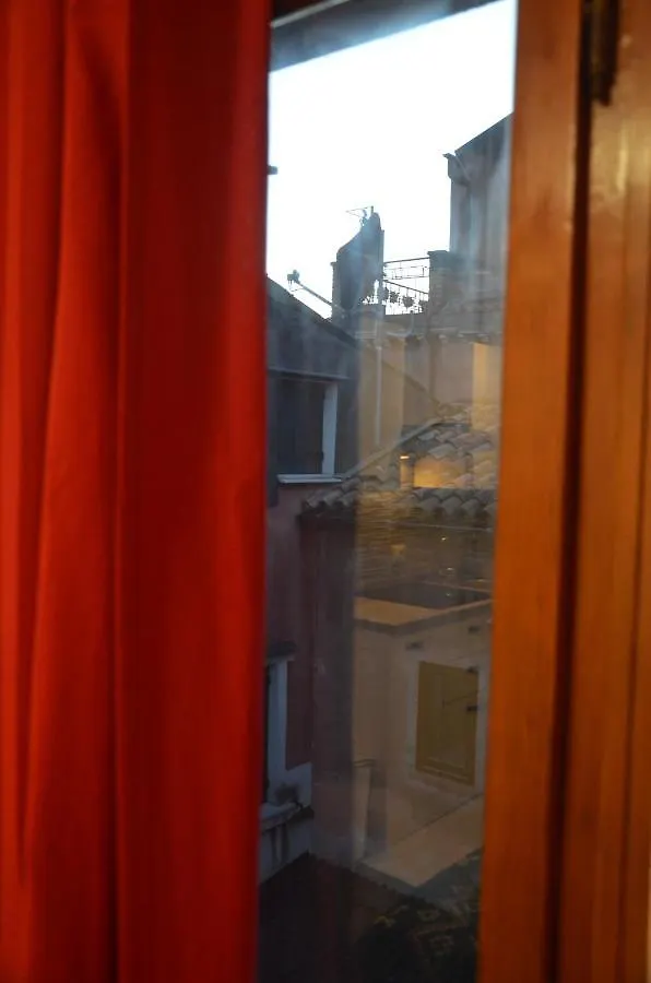 Casa Di Sam, Venice